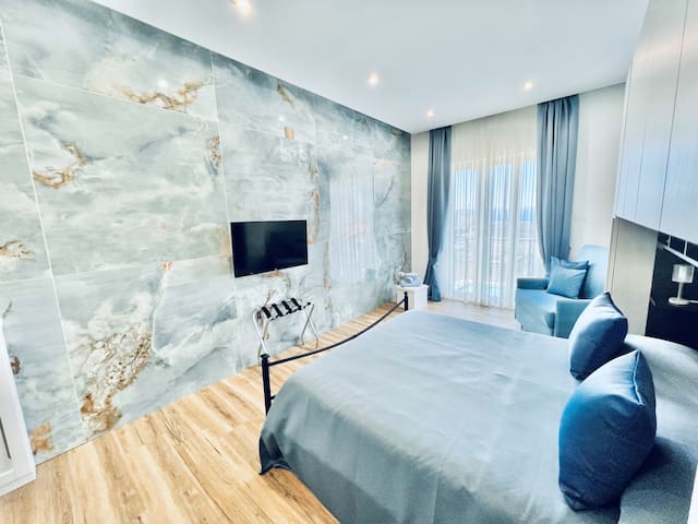 Struttura Panoramica con Vista Mare e sulla Città gallery image 2