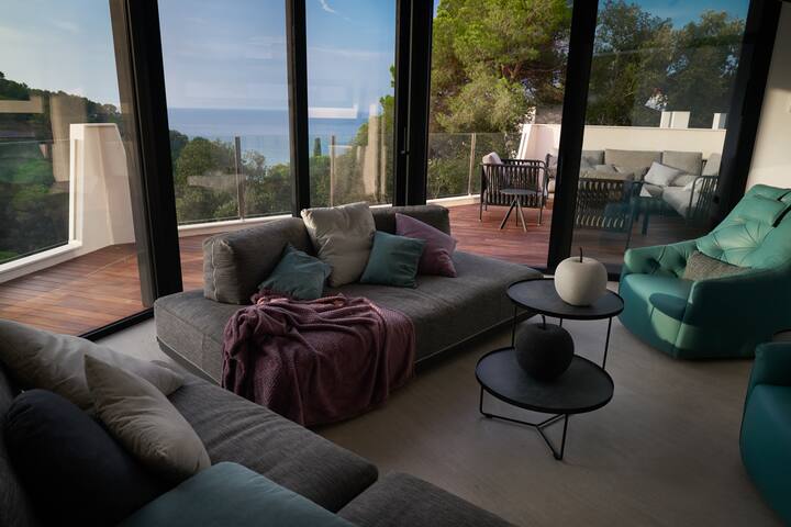 Fresh modern villa near a beach gallery image 2