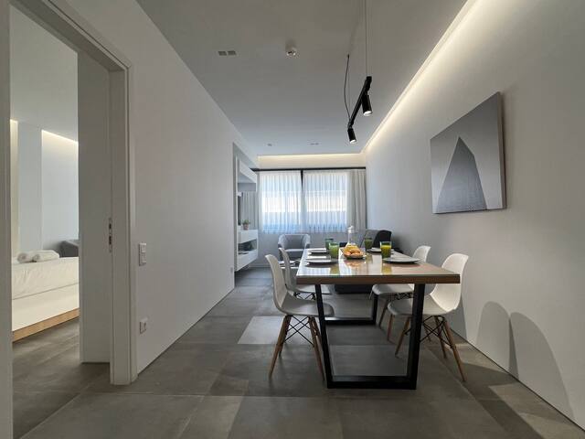 The Dazzling Glimpse Acropolis Suites 304 gallery image 4