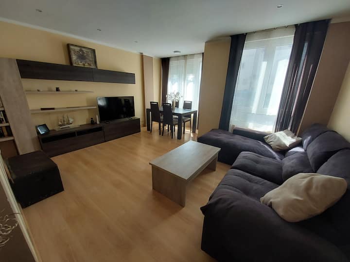 Apartamento Familiar En Buena Zona Con Parking - Santander