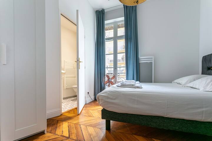 7 Traveller Family Apartment Bordeaux City Centre gallery image 5