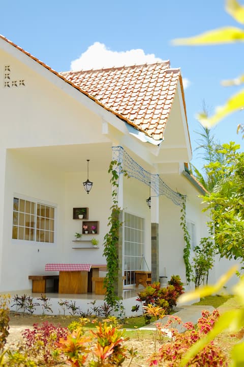saint cottage river side