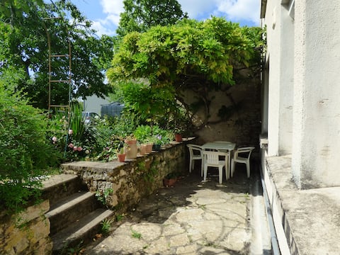 Cottage, apartment, sleeps 4–5.