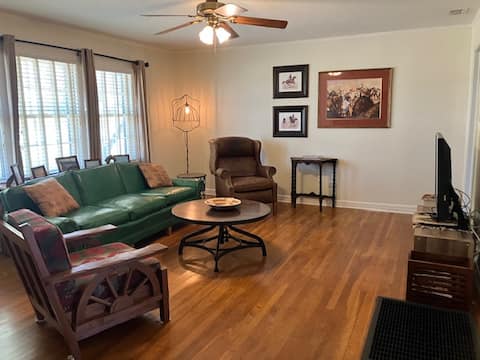 Country House-5 minutes to Jacksboro!
