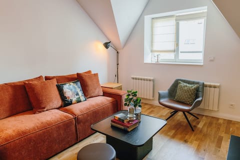 Top performing Airbnb: Modern Mezzanine Apt at Jecna st in Nové Město