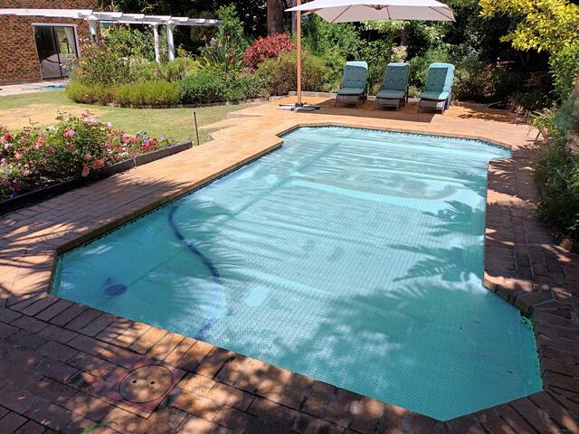 Guesthouse in Constantia to Rent – sleeps 8 gallery image 2