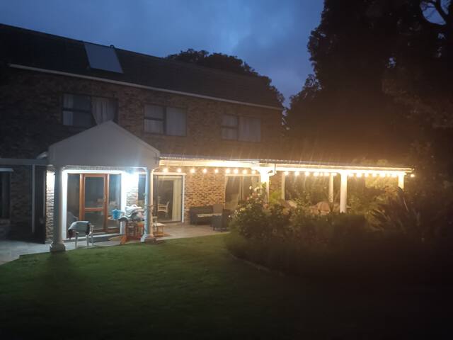 Guesthouse in Constantia to Rent – sleeps 8 gallery image 3