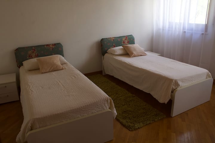 საძინებელი 1