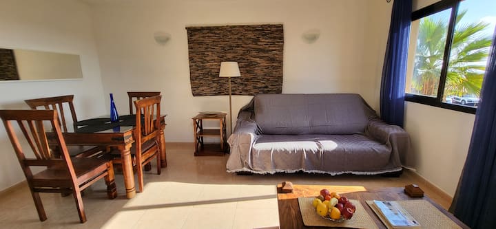 ห้องนั่งเล่นและห้องอาหาร 