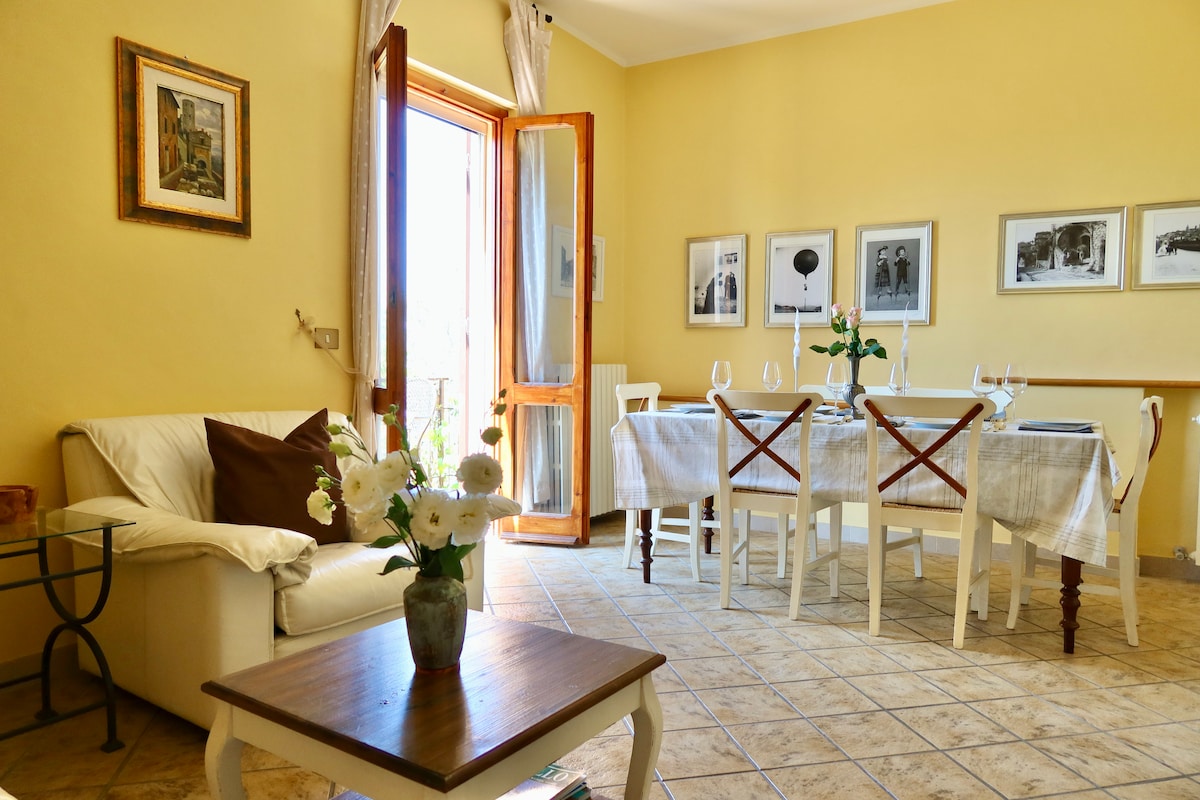 Top Airbnb: Country Garden House: Tranquility in Spello Center à Spello