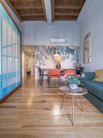 Navona Charming Balcony gallery image 4