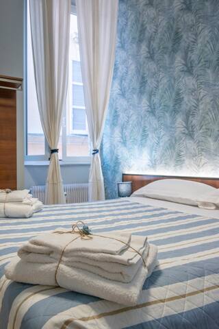 Navona Charming Balcony gallery image 3