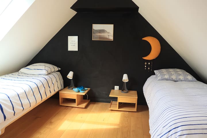 Chambre 4 : 2ème étage

2 lits simples