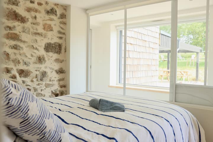 chambre 1 : 
rdc
lit double 
salle d'eau privative