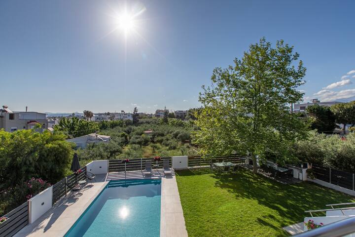 Lux villa*Walk to beach*Hydromassage Pool*14people gallery image 5