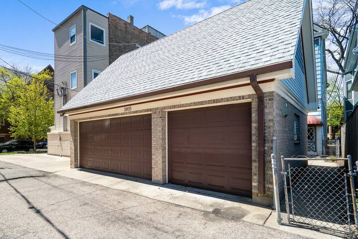 Warm & Welcoming – St. Bens, Jacuzzi, EV Parking gallery image 5