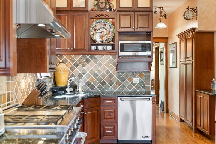 Warm & Welcoming – St. Bens, Jacuzzi, EV Parking gallery image 3