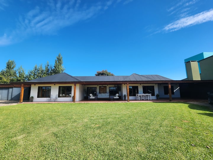 Complete country house near hot springs with pool