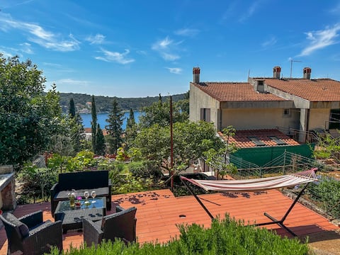 Seaside Garden Apartment Losinj