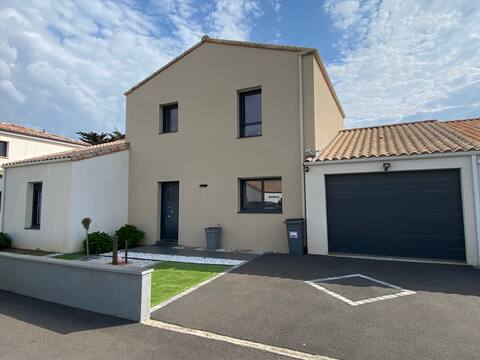 Villa 8 people, beach 300m, jacuzzi, bikes
