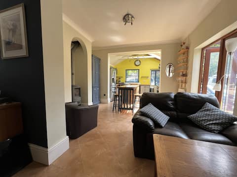 A great base for London work+tourism and Heathrow