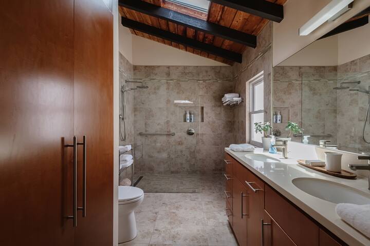 Manhattan Bch Walk-Street Home Walk Ocean/Downtown gallery image 5