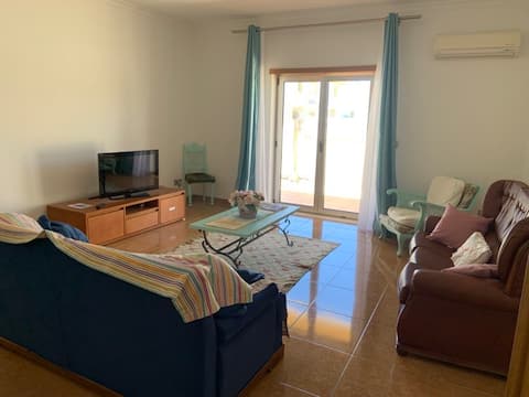 Airbnb em destaque: Holiday HouseV5 W/Pool & BBQ em Ferreiras