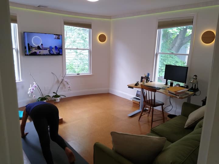 Oficina, yoga y sala de juegos, con cama extraíble para 2 personas.