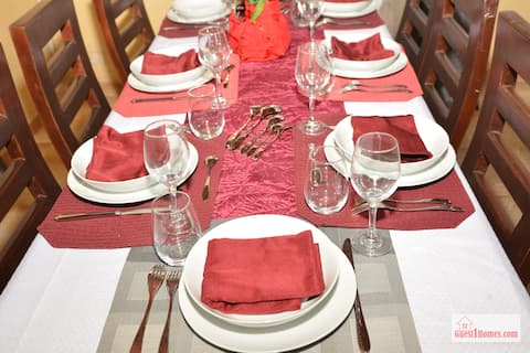 Spacious Warm Entire Apartment King Beds Hot Water