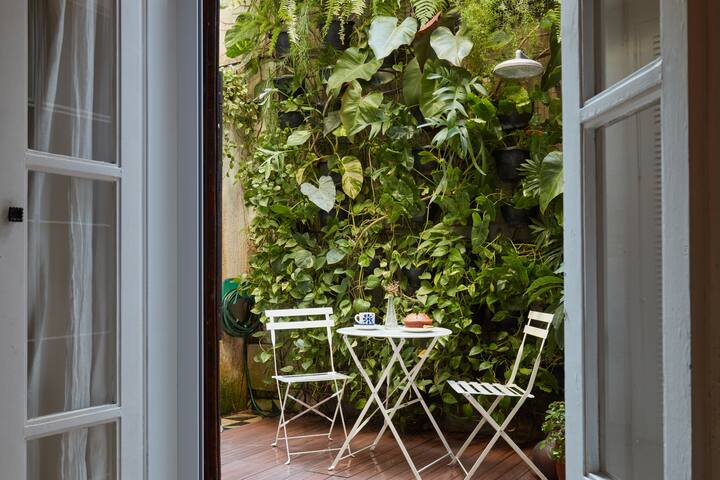 Loft com arte, design e alma, perto de tudo. gallery image 4