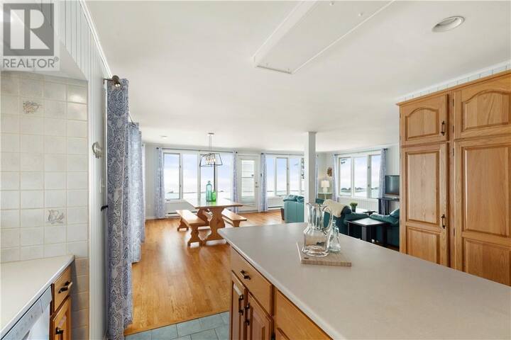 East Coastal- Waterfront Cottage gallery image 2