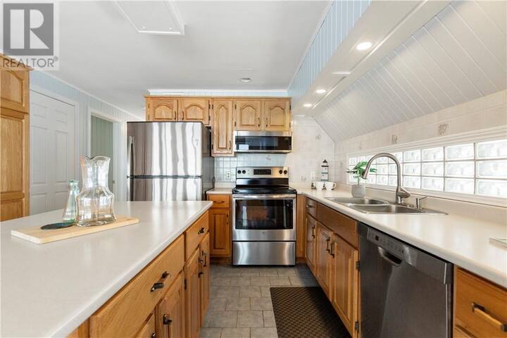 East Coastal- Waterfront Cottage gallery image 5