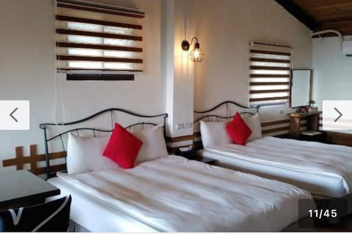 Jiufen Canaan Homestay | Sea View 2-4pax Twin Suite | Near Old Street | Chartered Travel Airport Transfer