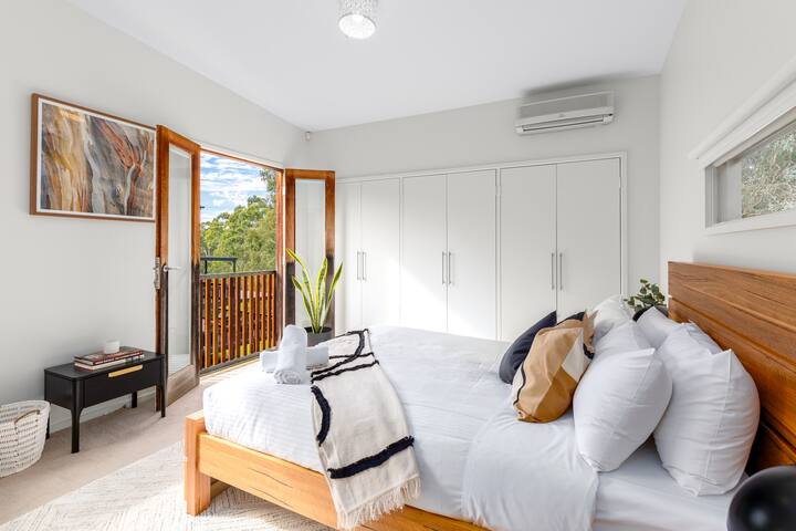 Serenity by the Creek – Luxury Retreat gallery image 3