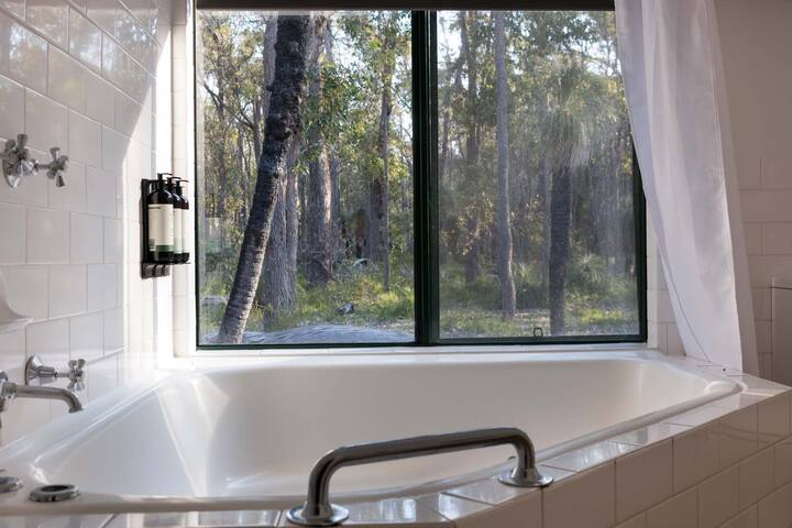 Chardonnay Spa Chalet at Island Brook Estate gallery image 2