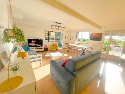 Large apartment in the heart of nature and close to the sea!