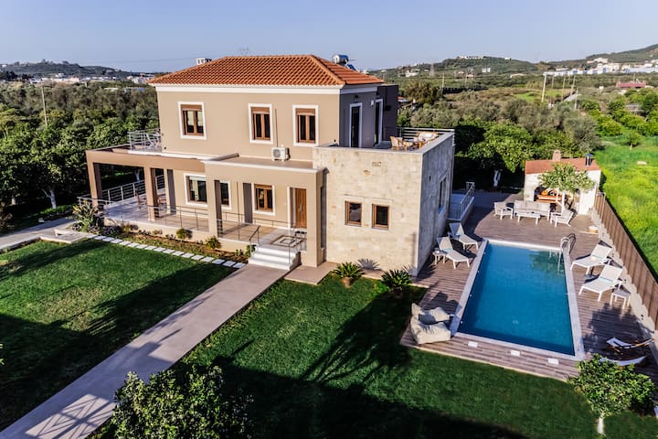 Villa Pervoli – beautiful villa with pool