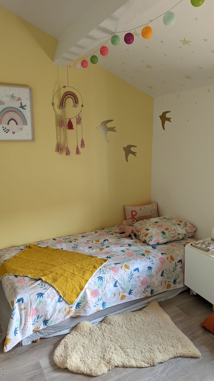 спалня 4: легло в 90