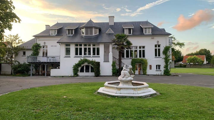 Manoir Fleuri (15 people) | Stays & Events