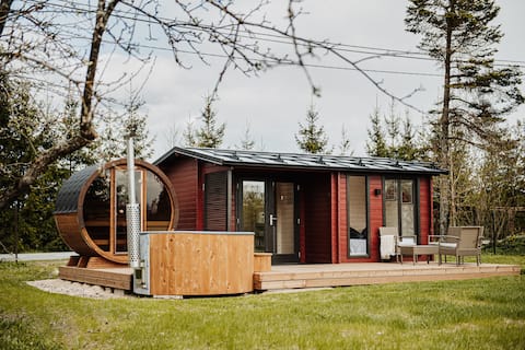 Cozy cabin with sauna and hot tub with bubbles