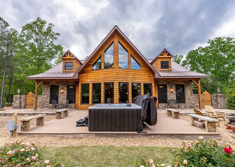 Little River Retreat (Sleeps 32)