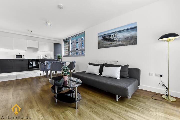 AirLandlords Ltd managed Airbnb listing 3