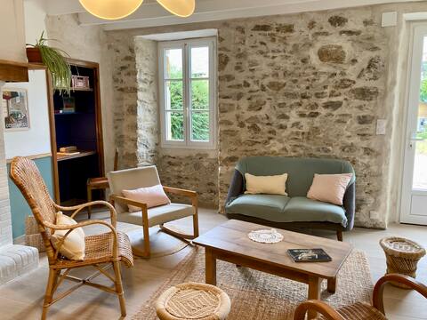 in the countryside: pool, beach and history