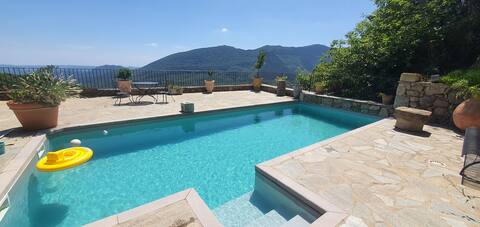 Mas Cévenol, le Merle, comfort, swimming pool, view.