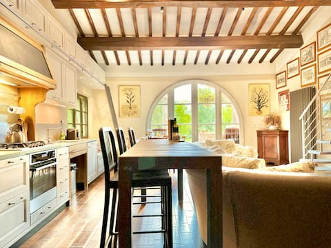Airbnb con migliori performance: Belvedere Antico [Tuscan pool and garden] a Arezzo