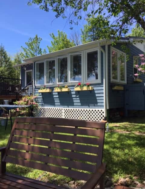 Oromocto Lake Cottage Getaway