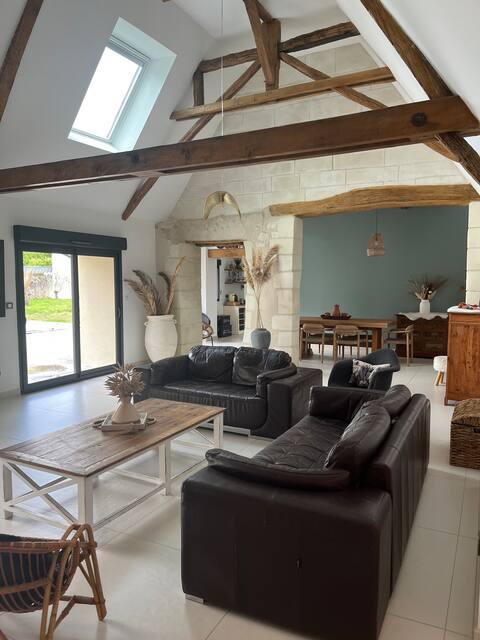 Exceptional barn and farmhouse
