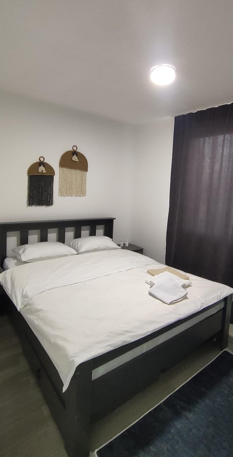 Shtëpitë e pushimit buzë detit Eva ndodhen në Eso, e cila është zona më e njohur e pushimeve në Ordu. E mobiluar këndshëm me artikuj cilësorë me dekor të rehatshëm.