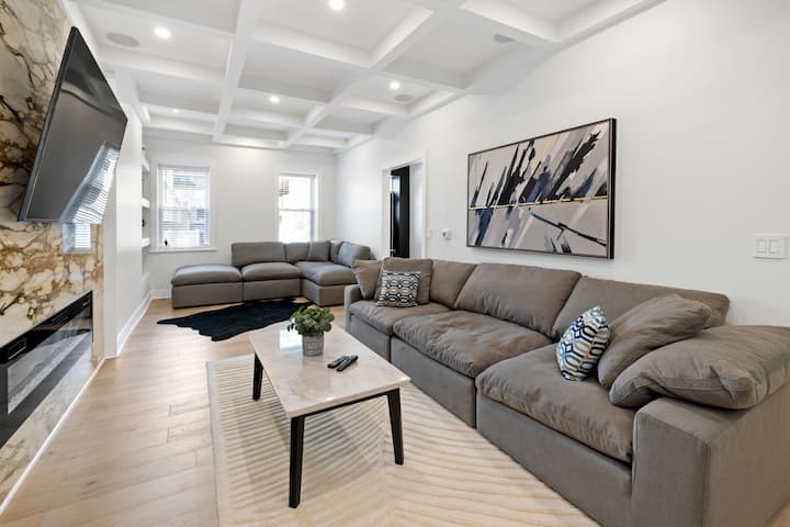 Stunning 4b W/parking Walk To North Shore Sleeps 8 - Pittsburgh, PA