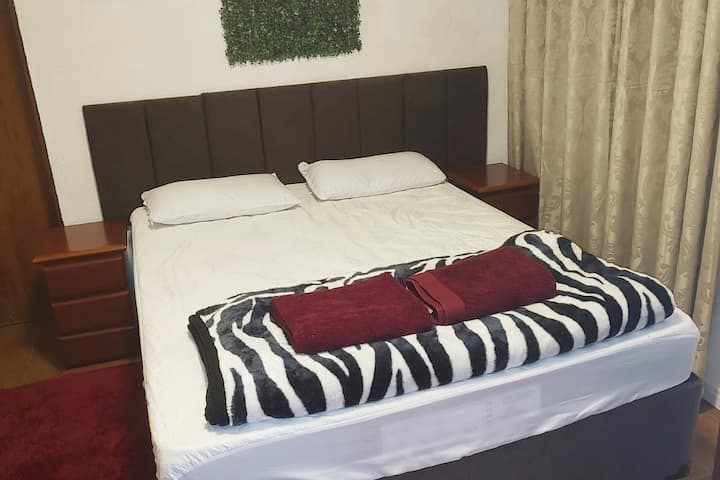 Chumba cha Wanandoa kilicho na Bafu Kamili